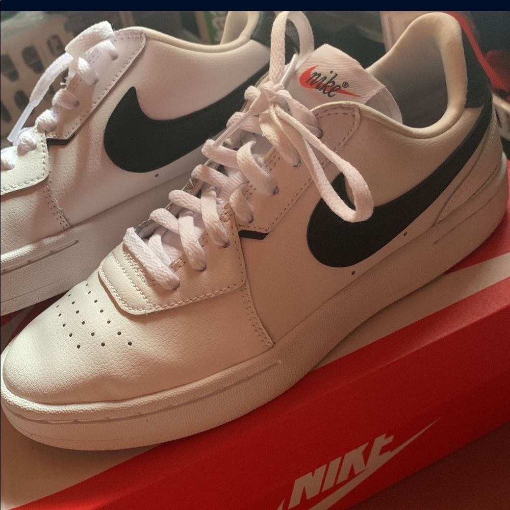 Nike Court Blanc women’s